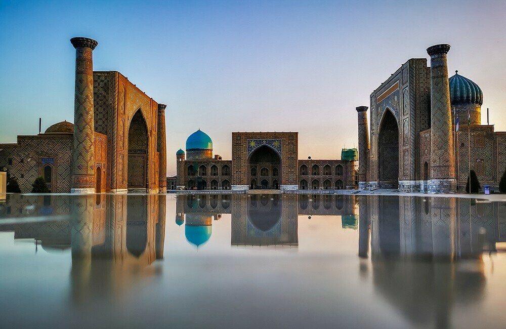 Vue des madrasas du Régistan à Samarkand, Ouzbékistan