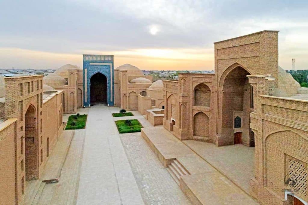 Vestiges du complexe Fayaz Tepe et sculptures bouddhiques à Termez, Ouzbékistan